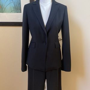 Ann Taylor suit. jacket size 4 pants size 2